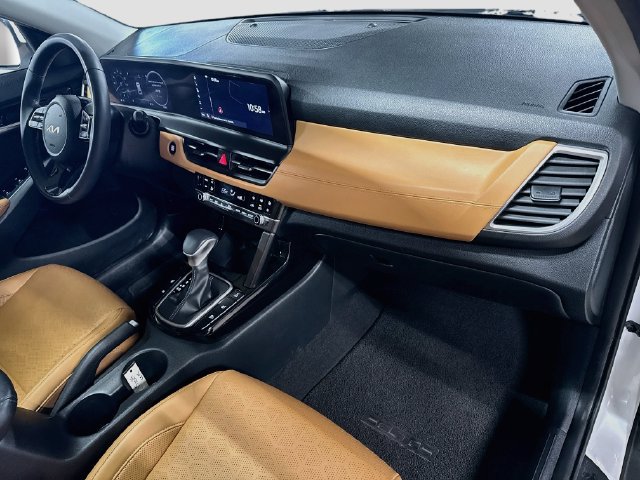 Used 2024 Kia Seltos EX AWD/4WD image 30