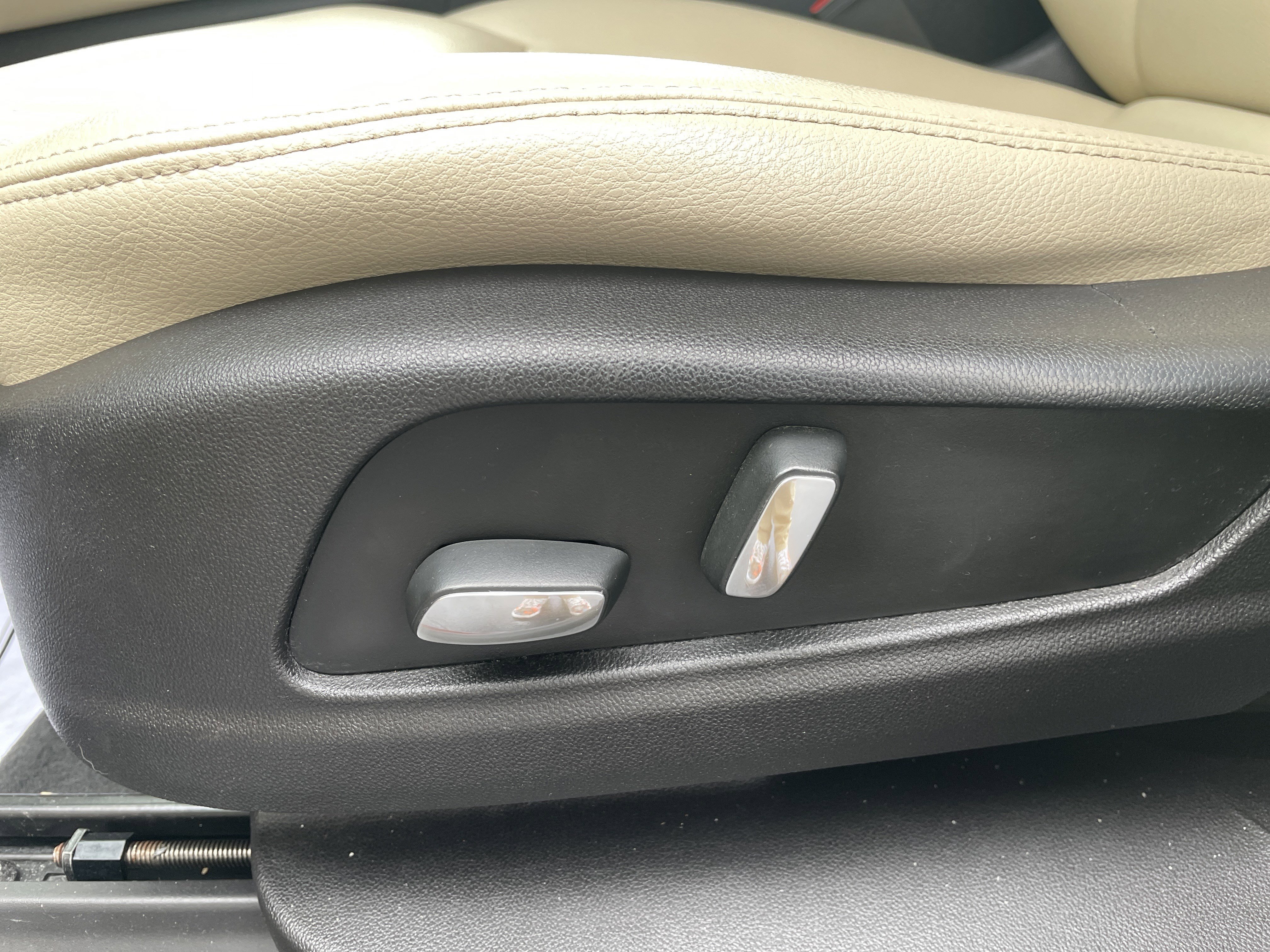 Used 2018 Cadillac XT5 FWD image 36