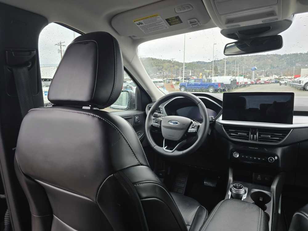 Used 2024 Ford Escape Platinum image 10