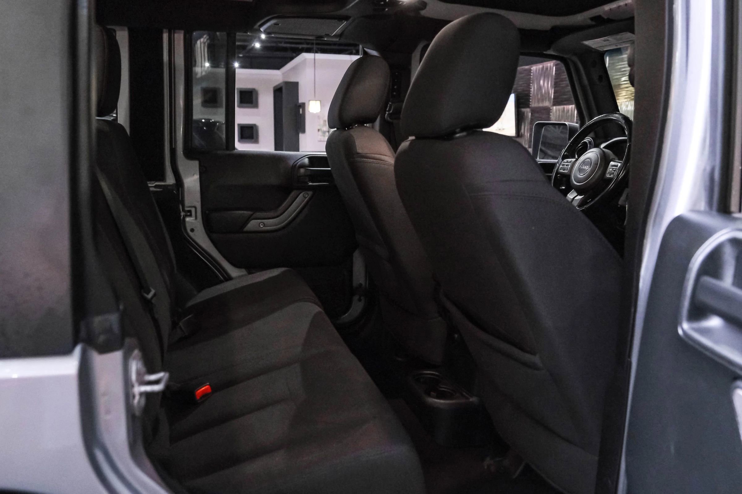 Used 2018 Jeep Wrangler Unlimited Sport S image 31