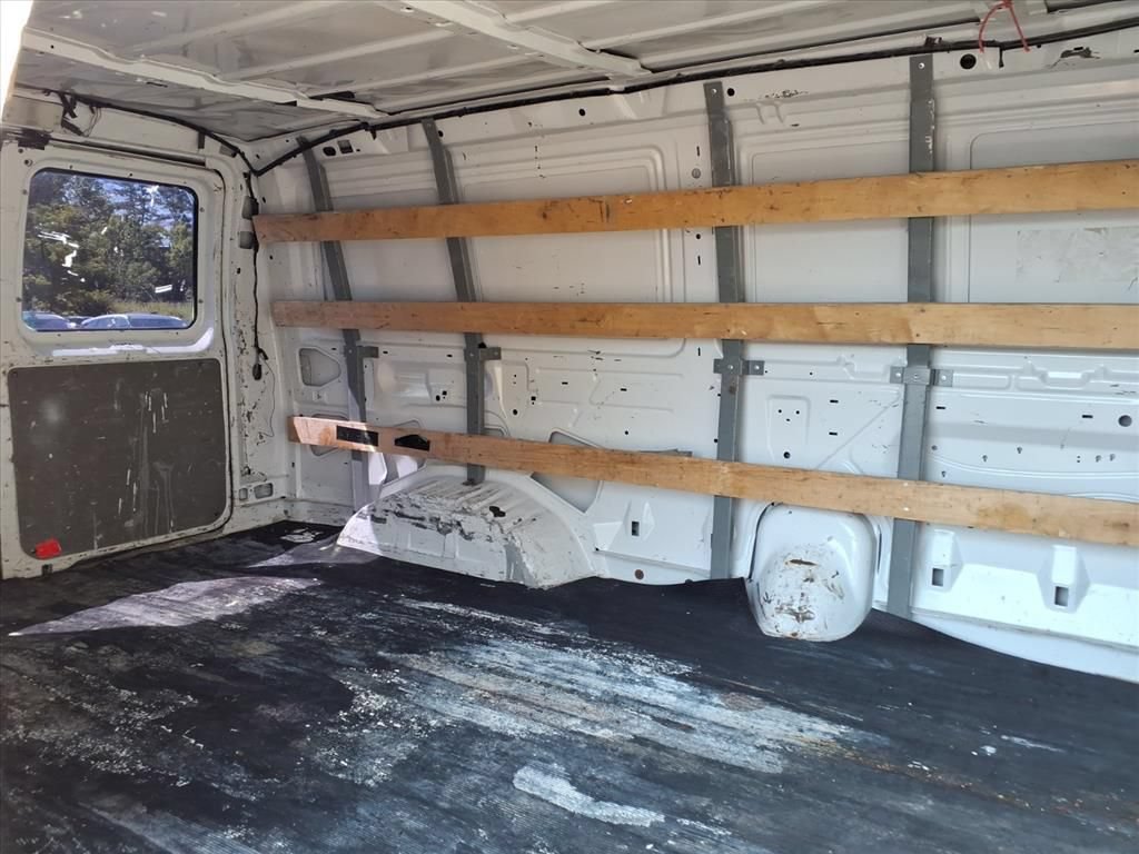 Used 2014 Ford E-250 and Econoline 250 w/ Power Group RWD image 12