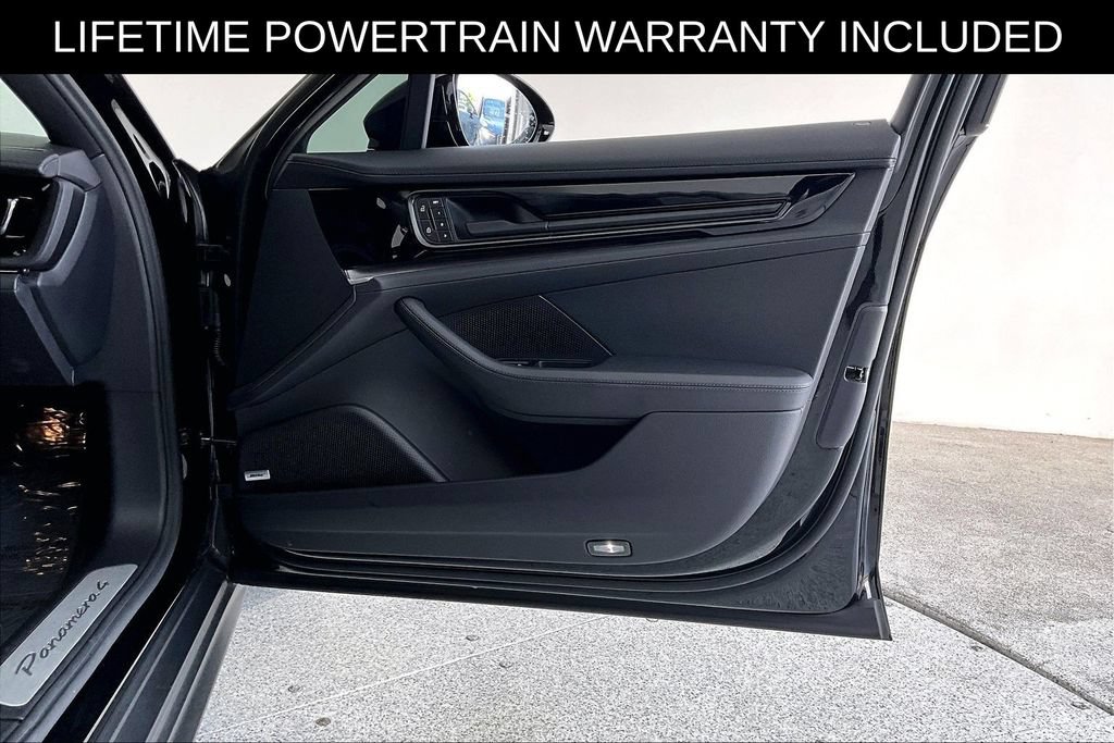 Used 2025 Porsche Panamera 4 w/ Premium Package AWD/4WD image 24