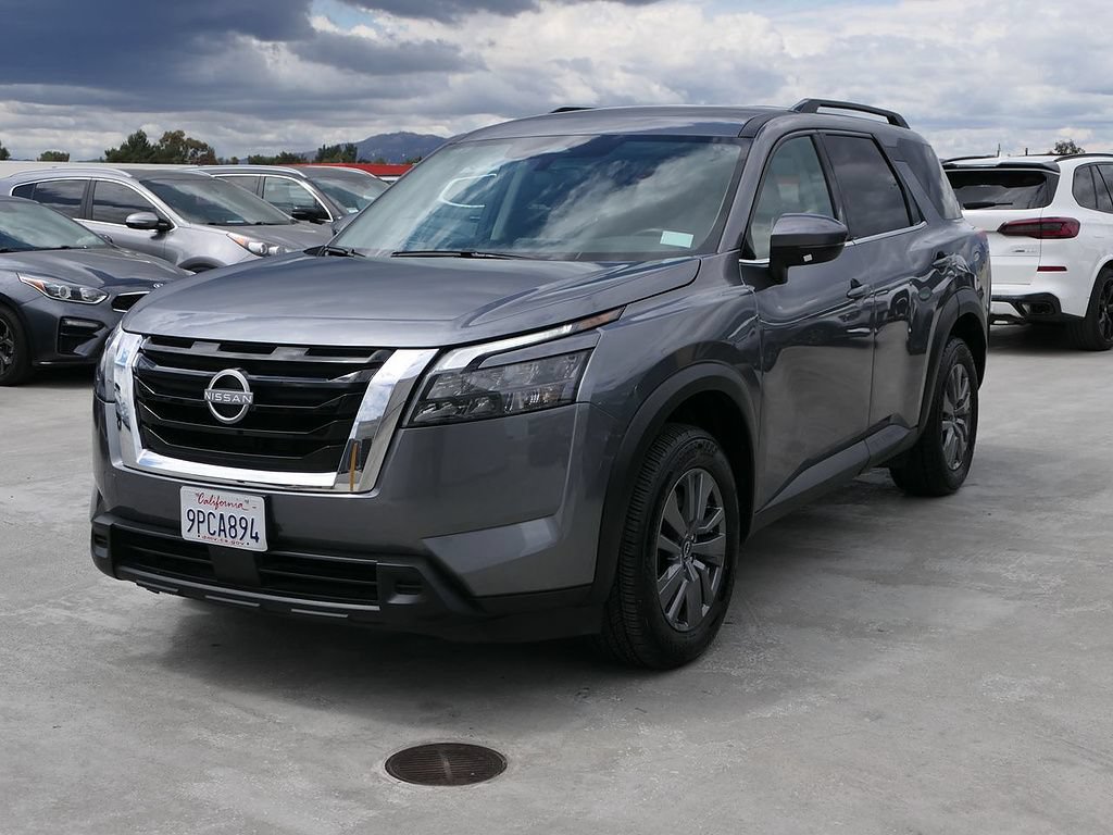 Used 2025 Nissan Pathfinder SV FWD image 7