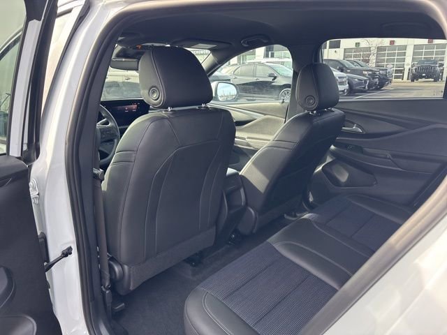 Certified 2025 Buick Envista Sport Touring FWD image 27