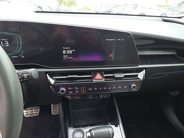 Used 2023 Kia Niro EX Touring image 17