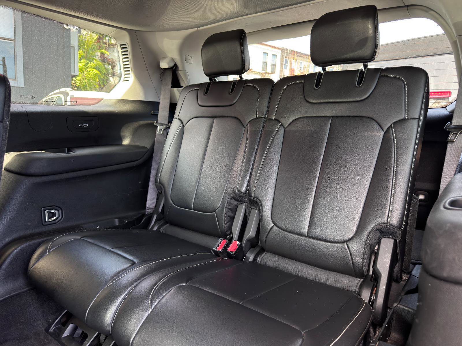 Used 2022 Jeep Grand Cherokee L Limited image 24