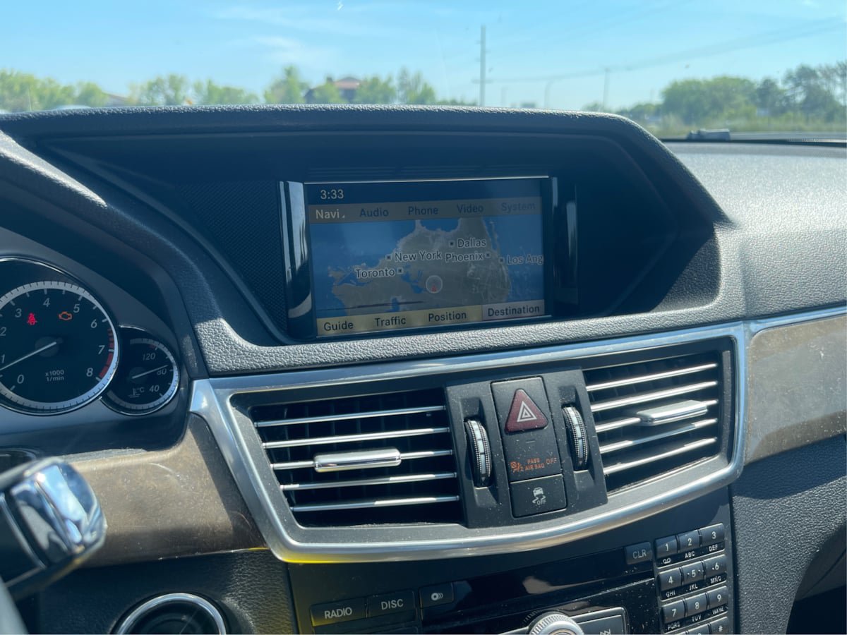 Used 2010 Mercedes-Benz E 350 4MATIC Sedan image 25