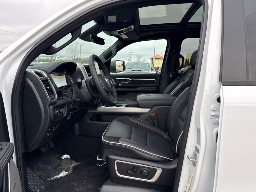 New 2026 RAM 1500 Laramie AWD/4WD image 19