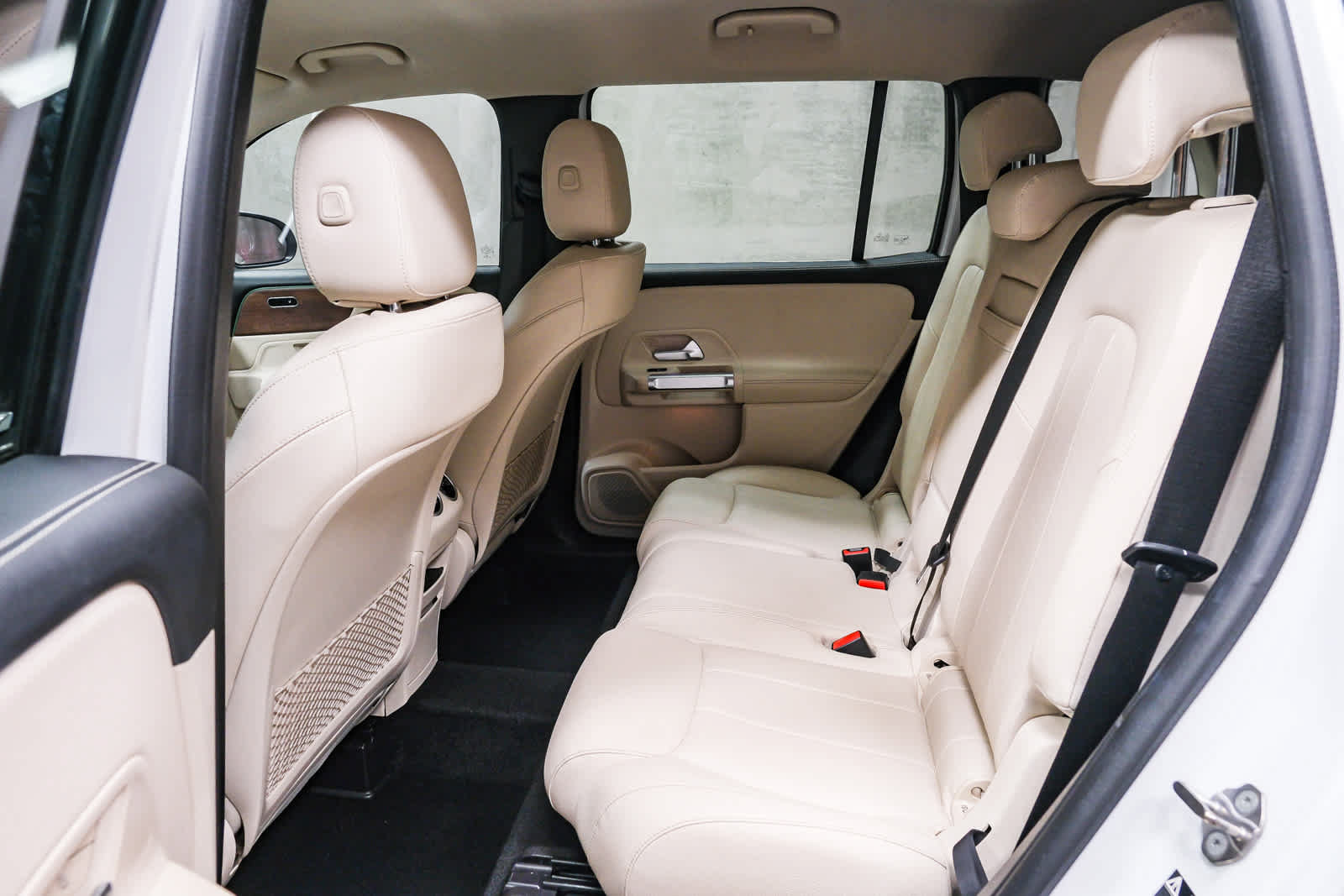 Used 2022 Mercedes-Benz GLB 250 4MATIC image 23