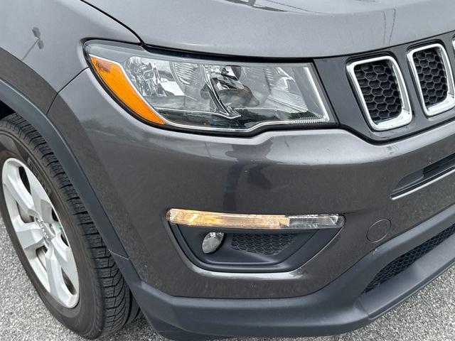 Used 2018 Jeep Compass Latitude AWD/4WD image 10