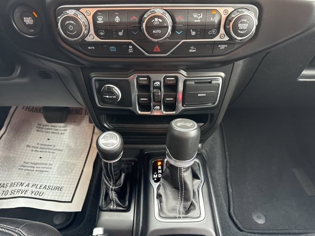 Used 2022 Jeep Wrangler Unlimited Sahara w/ Cold Weather Group AWD/4WD image 16