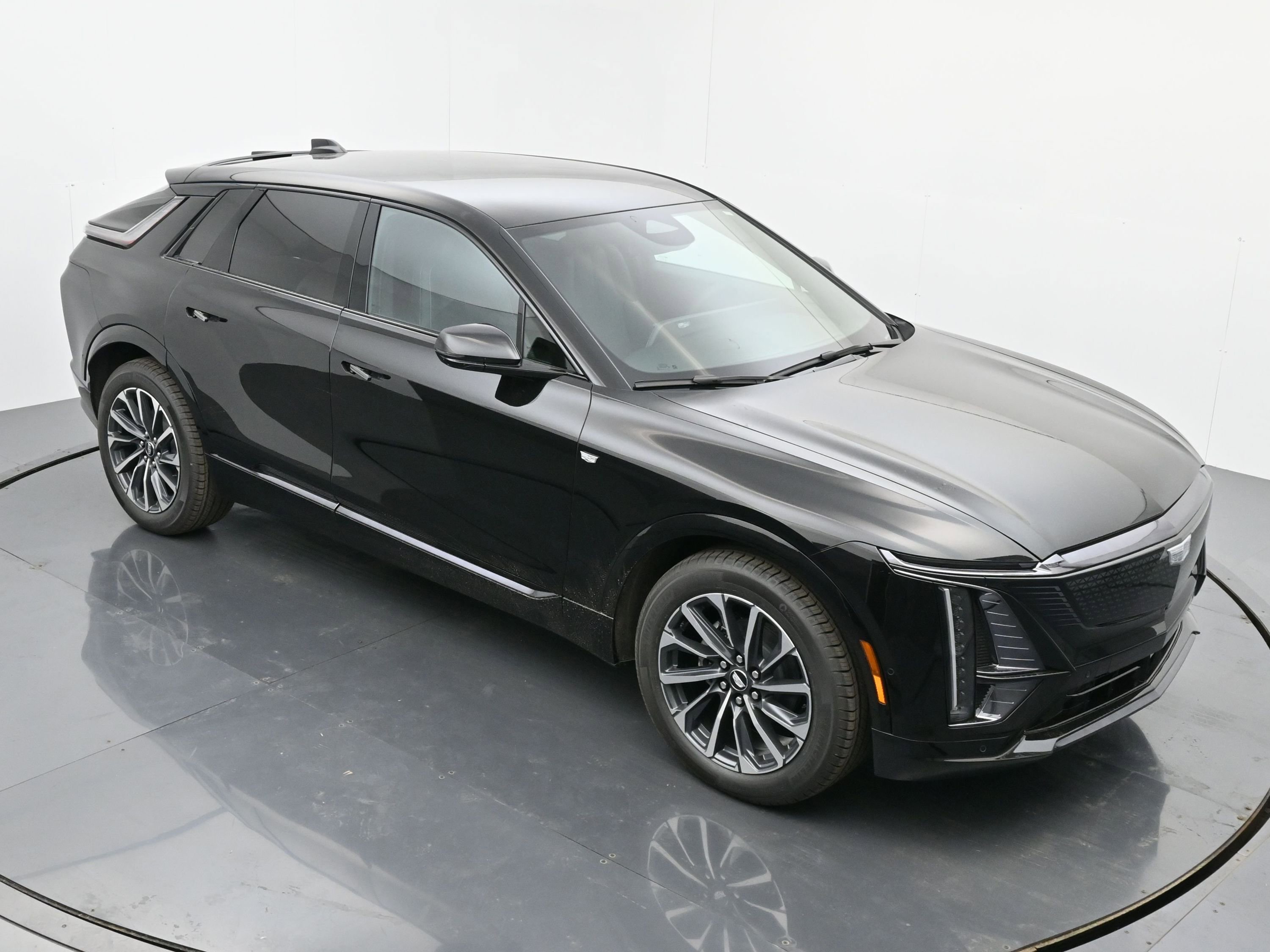 New 2025 Cadillac Lyriq Sport image 29