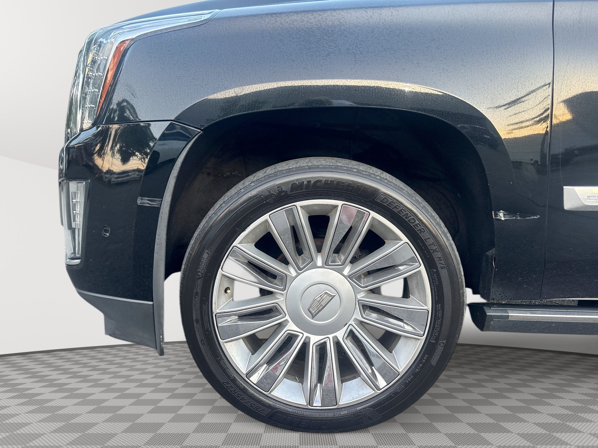 Used 2019 Cadillac Escalade ESV Platinum AWD/4WD image 19