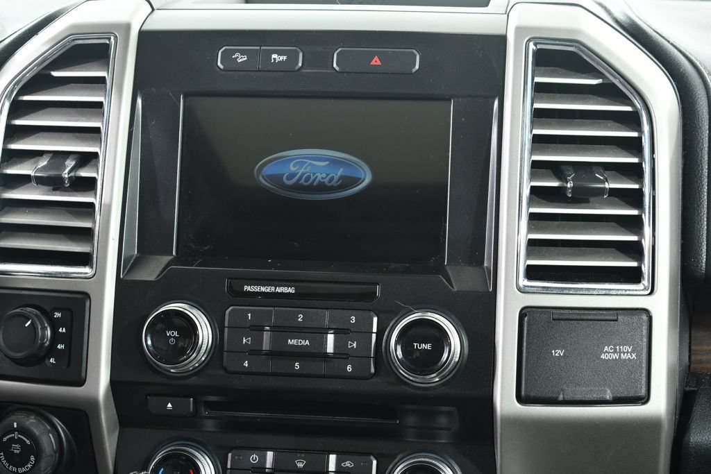 Used 2016 Ford F150 Lariat w/ Equipment Group 502A Luxury AWD/4WD image 9