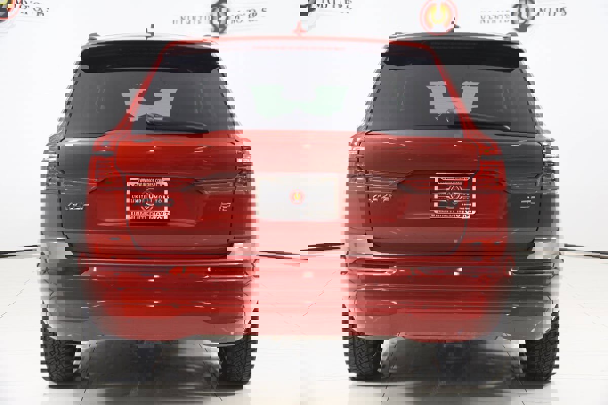 Used 2022 Volvo XC60 B5 Momentum image 50