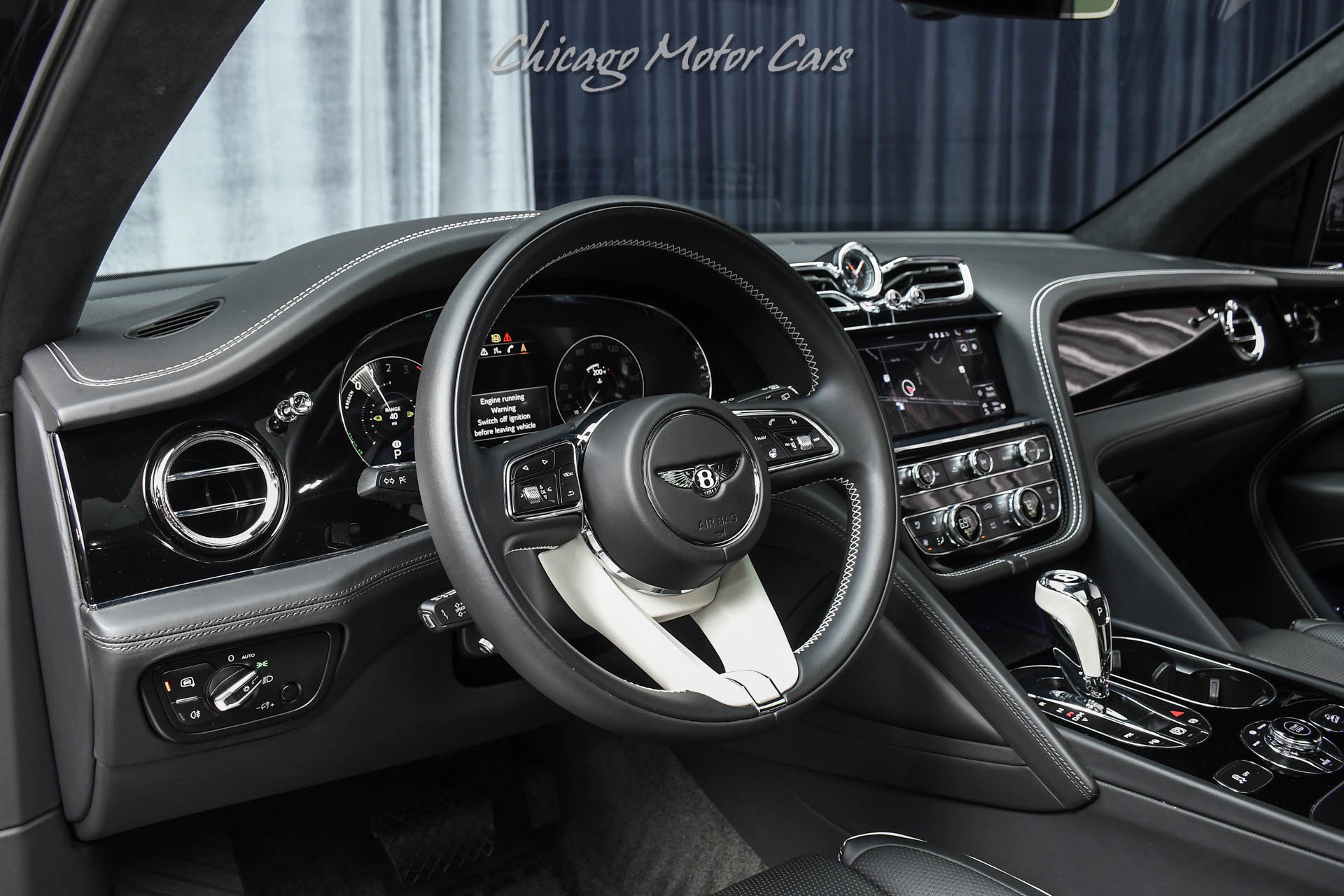 Used 2023 Bentley Bentayga Plug-In Hybrid image 8