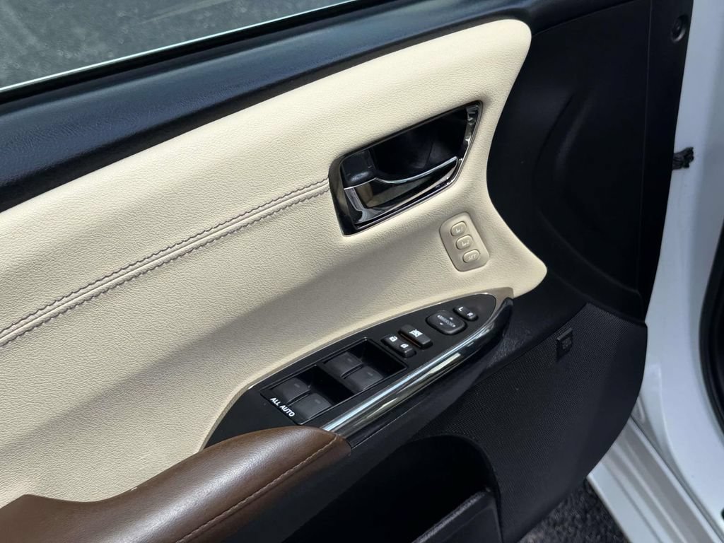 Used 2017 Toyota Avalon Limited w/ Carpet Mat Package FWD image 18