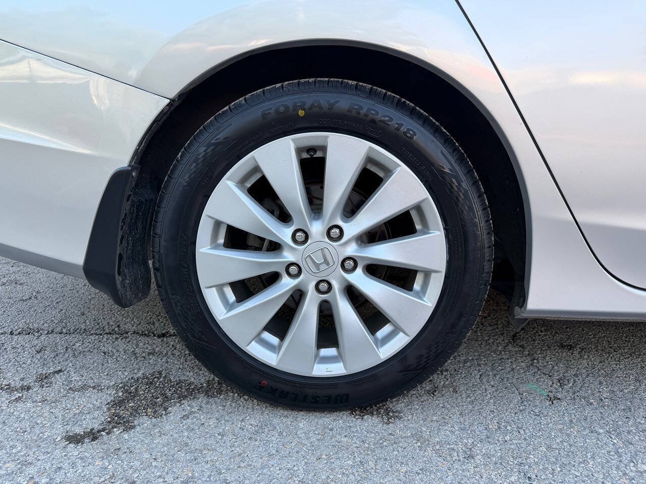 Used 2014 Honda Accord Touring image 30