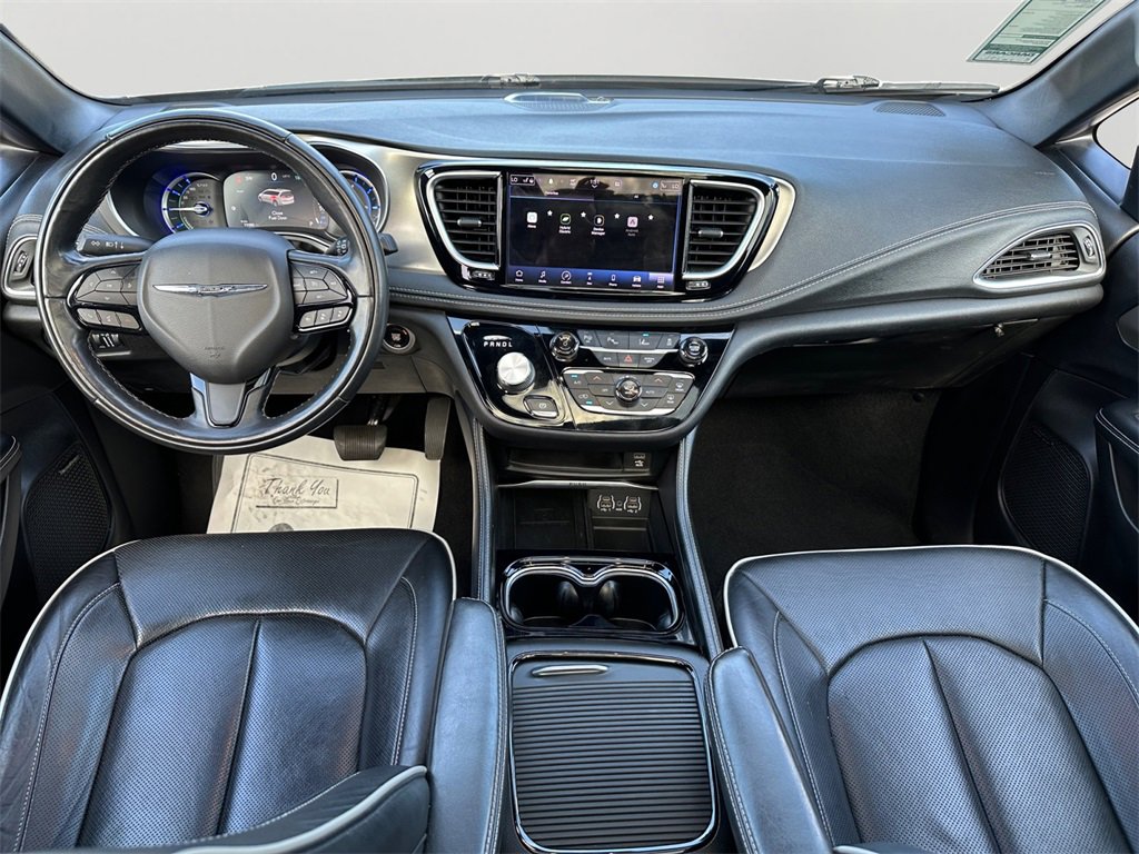 Used 2022 Chrysler Pacifica Limited w/ Uconnect Theater Family Group image 17