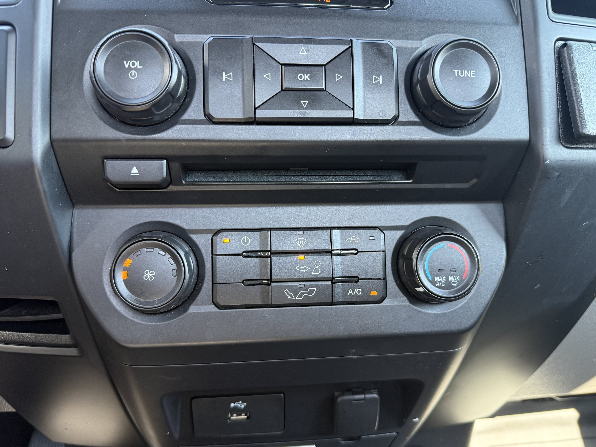 Used 2018 Ford F150 XL w/ Equipment Group 101A Mid AWD/4WD image 19