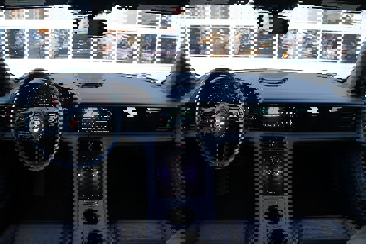 Used 2022 Porsche Taycan 4 Cross Turismo image 13