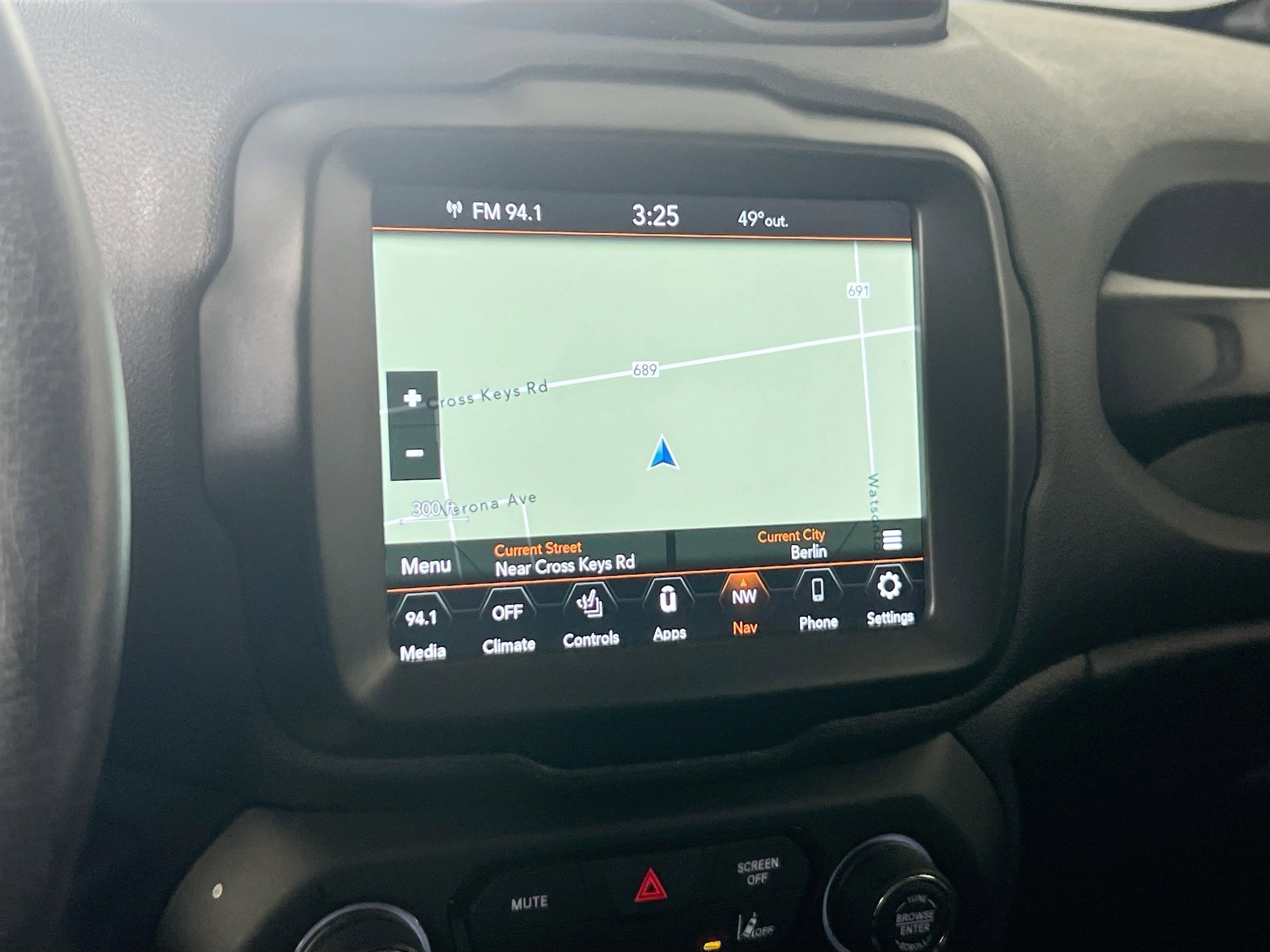 Used 2022 Jeep Renegade Altitude w/ Sun/Sound Group image 13