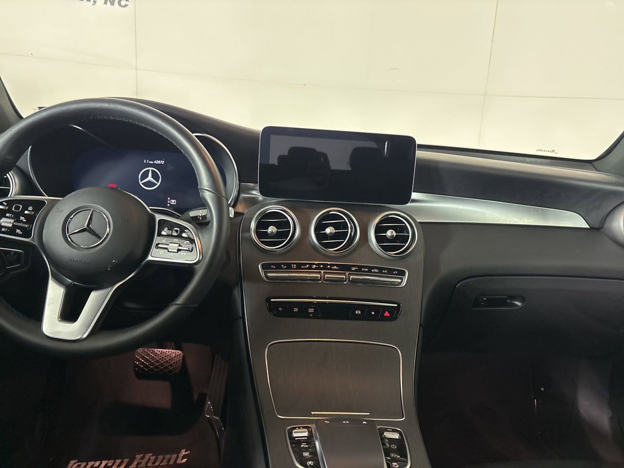 Used 2022 Mercedes-Benz GLC 300 4MATIC w/ Premium Package Lite image 21