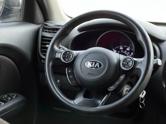 Used 2017 Kia Soul image 27