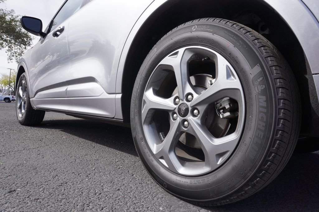 Used 2024 Ford Escape ST-Line image 6