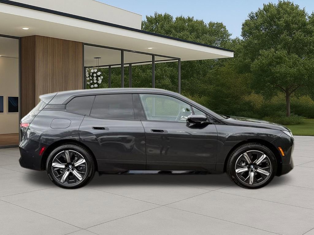 Used 2026 BMW iX xDrive45 w/ Climate Comfort Package image 7