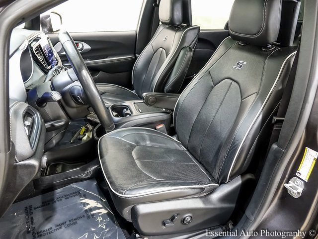 Used 2020 Chrysler Pacifica Limited w/ Advanced Safetytec Group image 9