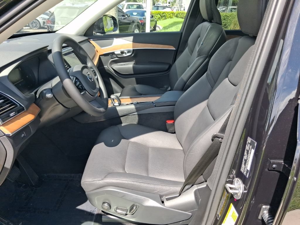 Certified 2024 Volvo XC90 B5 Plus w/ Protection Package Premier AWD/4WD image 14