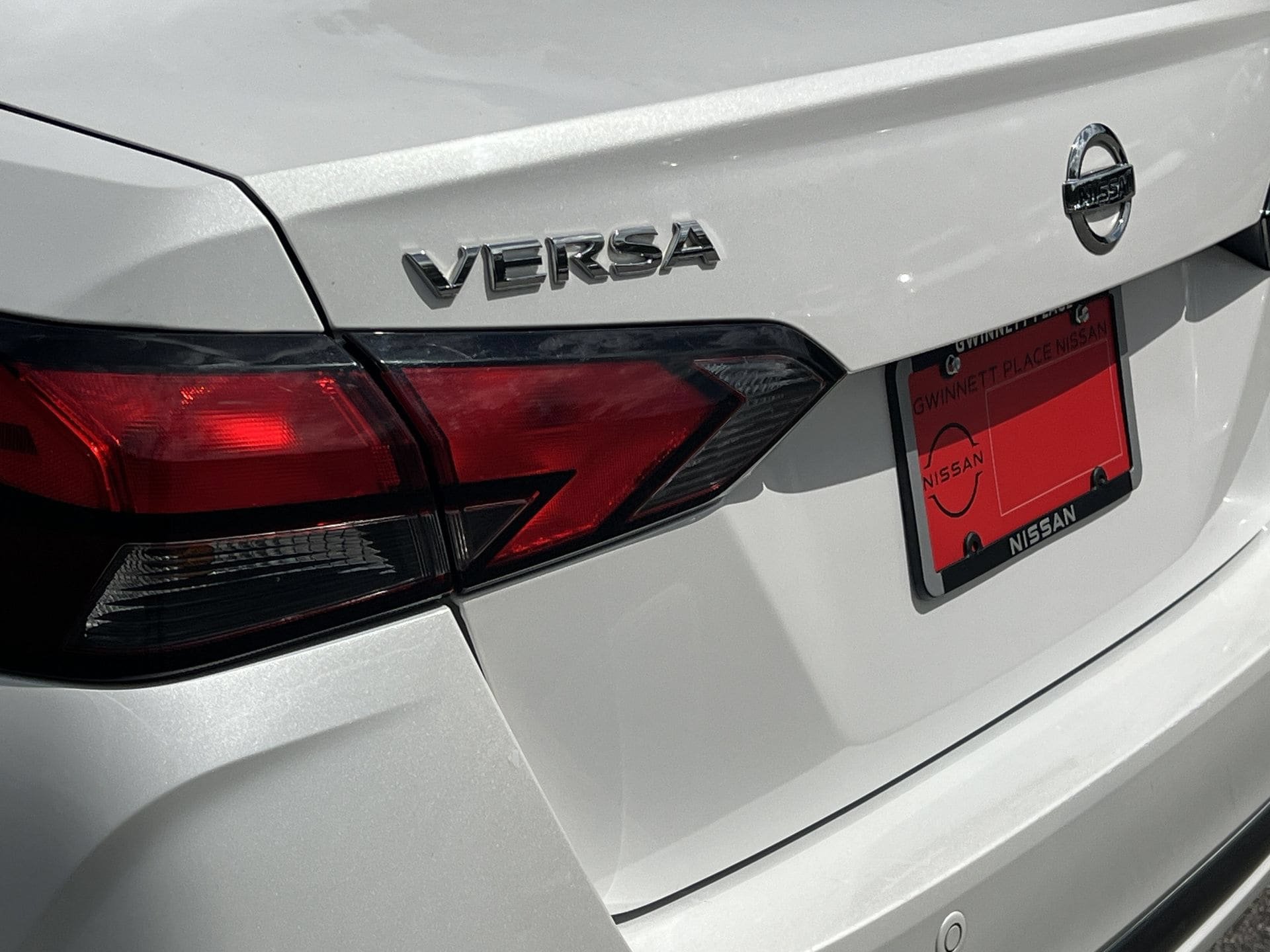 Used 2022 Nissan Versa SV FWD image 29