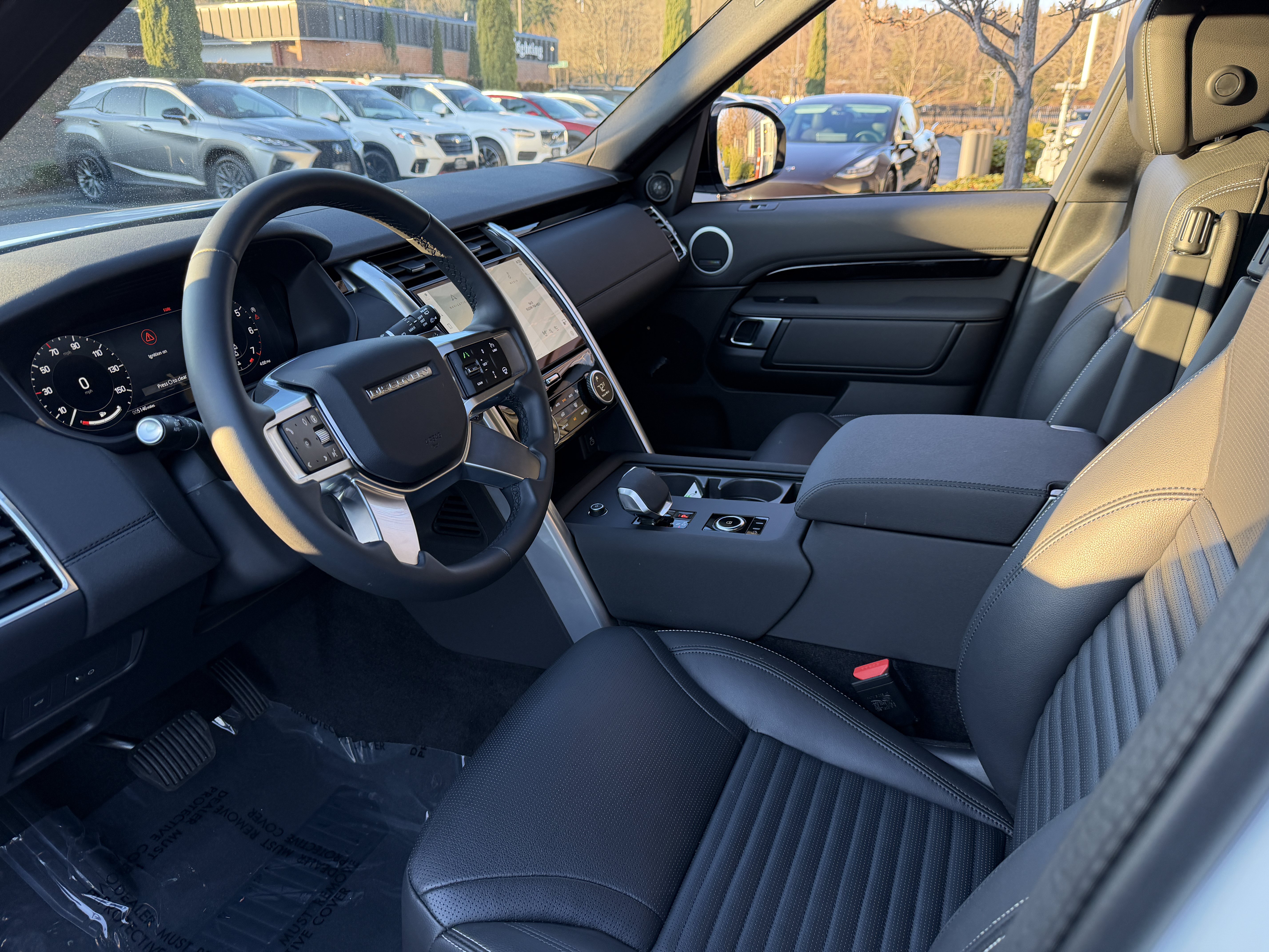 Certified 2025 Land Rover Discovery S AWD/4WD image 20