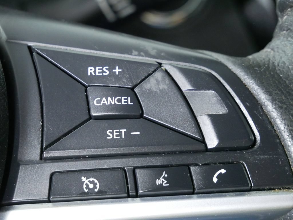 Used 2020 Nissan Rogue SV AWD/4WD image 26