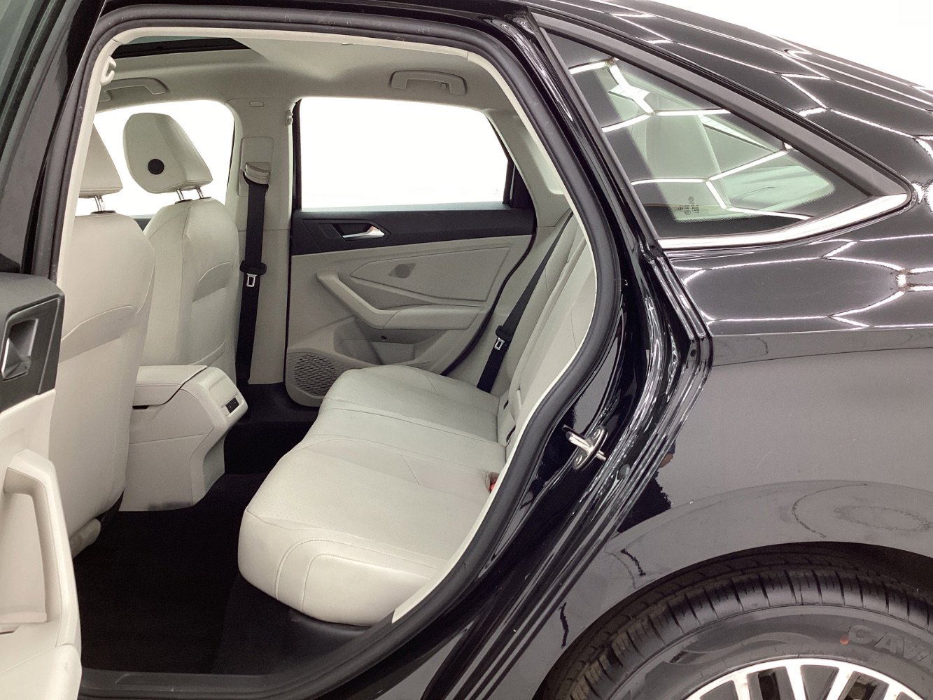 Used 2020 Volkswagen Jetta SE w/ SE Cold Weather Package FWD image 20