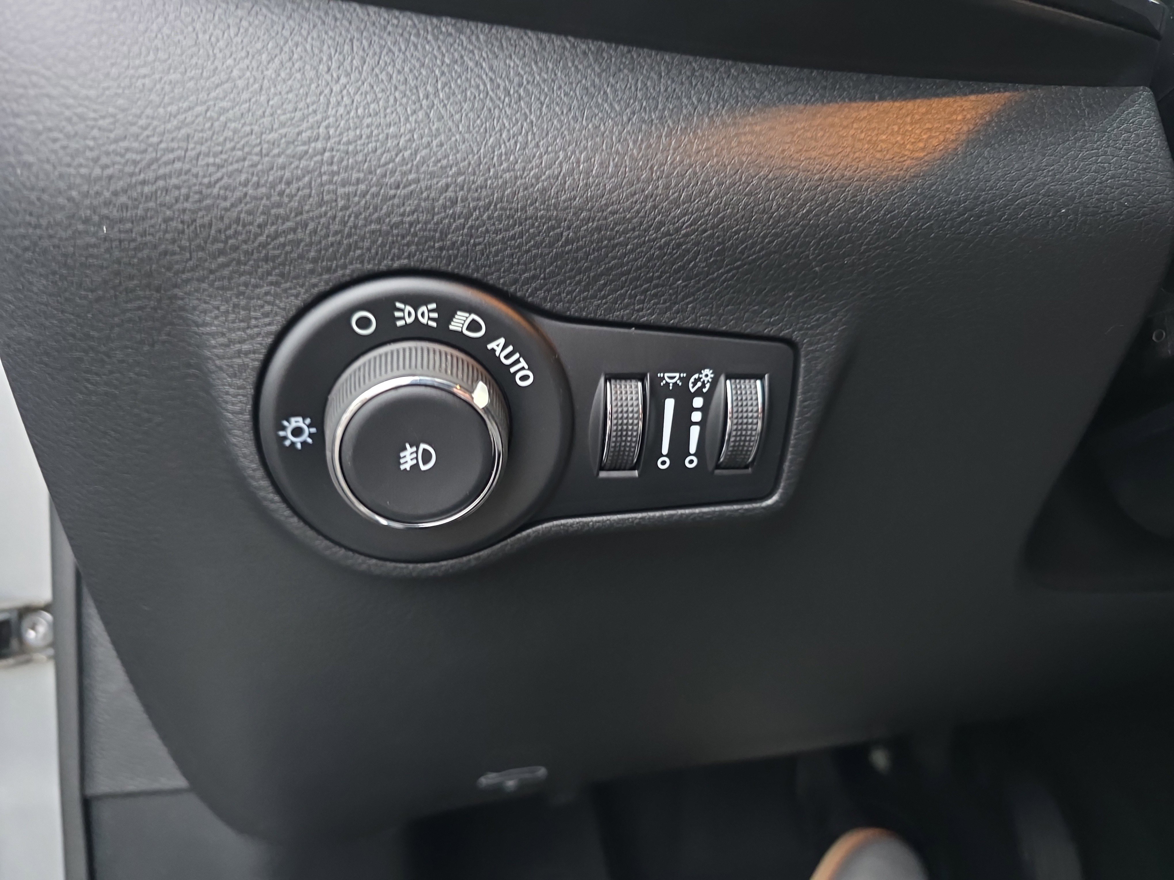 New 2026 Jeep Compass Limited image 13