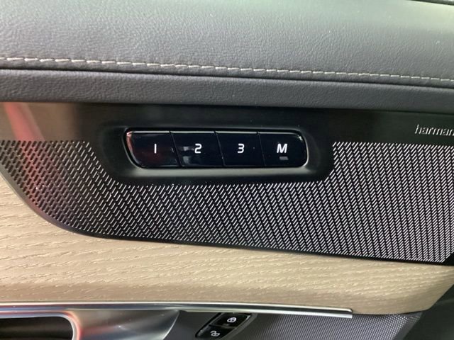 New 2026 Volvo XC90 B6 Plus w/ Protection Package Premier image 17