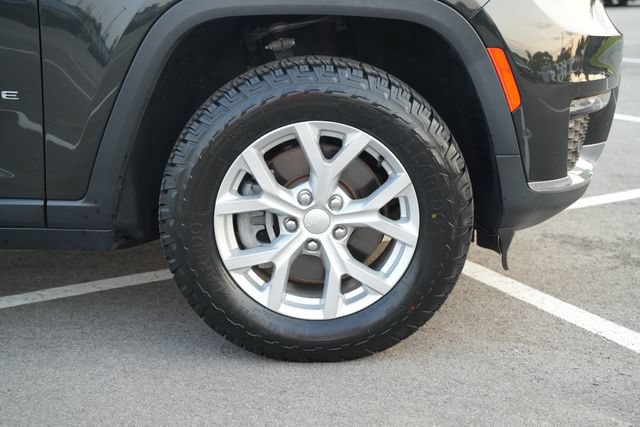 Used 2023 Jeep Grand Cherokee L Limited w/ Luxury Tech Group II RWD image 48