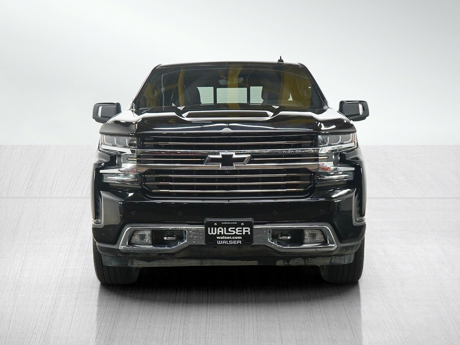 Used 2019 Chevrolet Silverado 1500 High Country w/ Technology Package AWD/4WD image 8