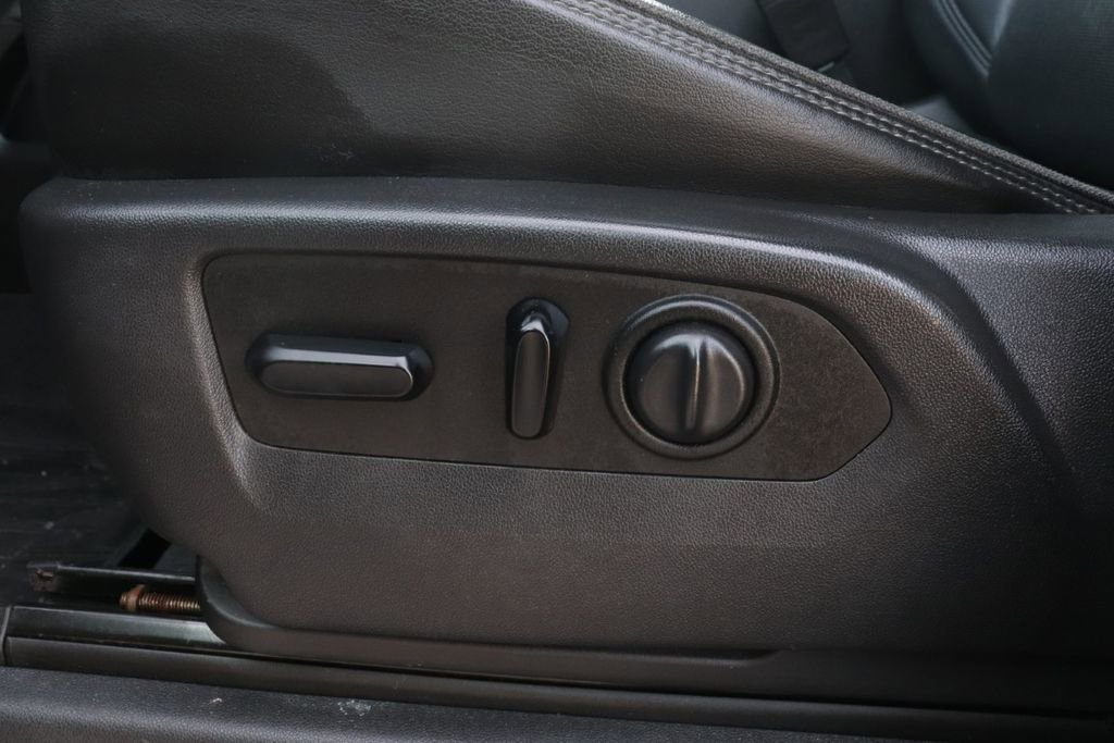 Used 2020 Chevrolet Silverado 1500 High Country w/ Technology Package image 41