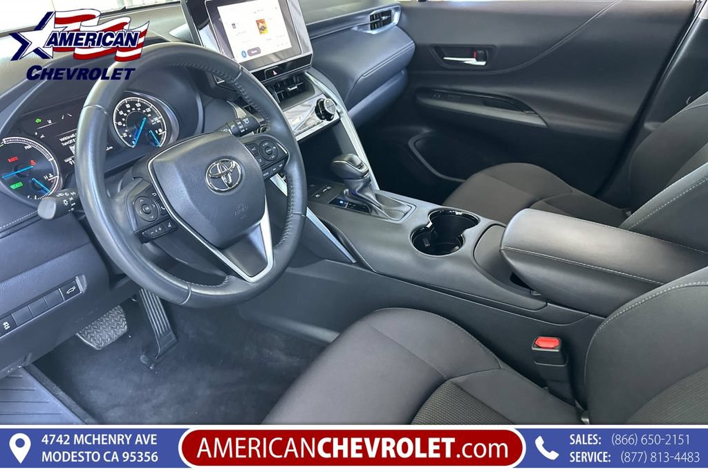 Used 2024 Toyota Venza LE AWD/4WD image 10
