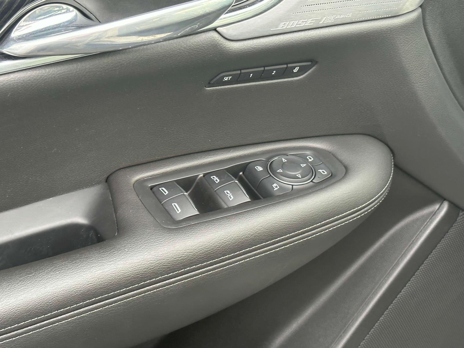 Used 2022 Cadillac XT6 Premium Luxury w/ Technology Package image 16