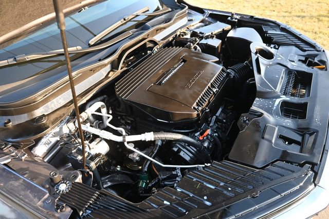 Used 2025 Honda Pilot Touring image 14