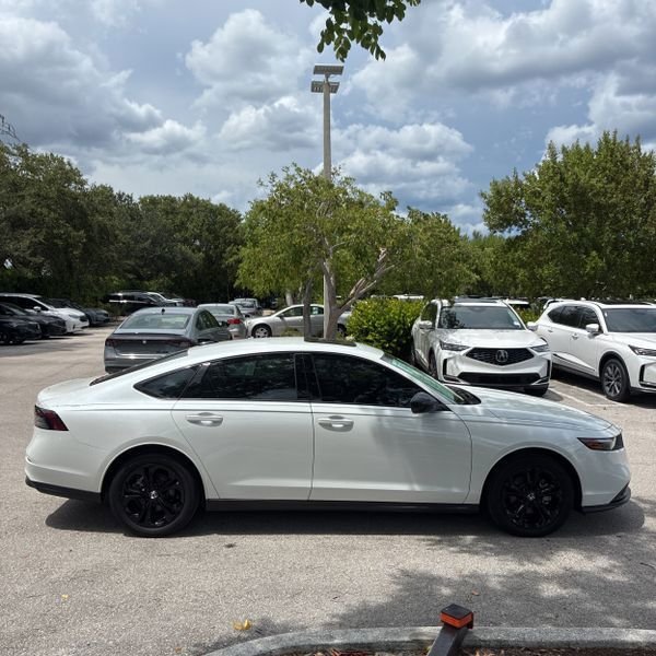 Used 2025 Honda Accord SE image 6