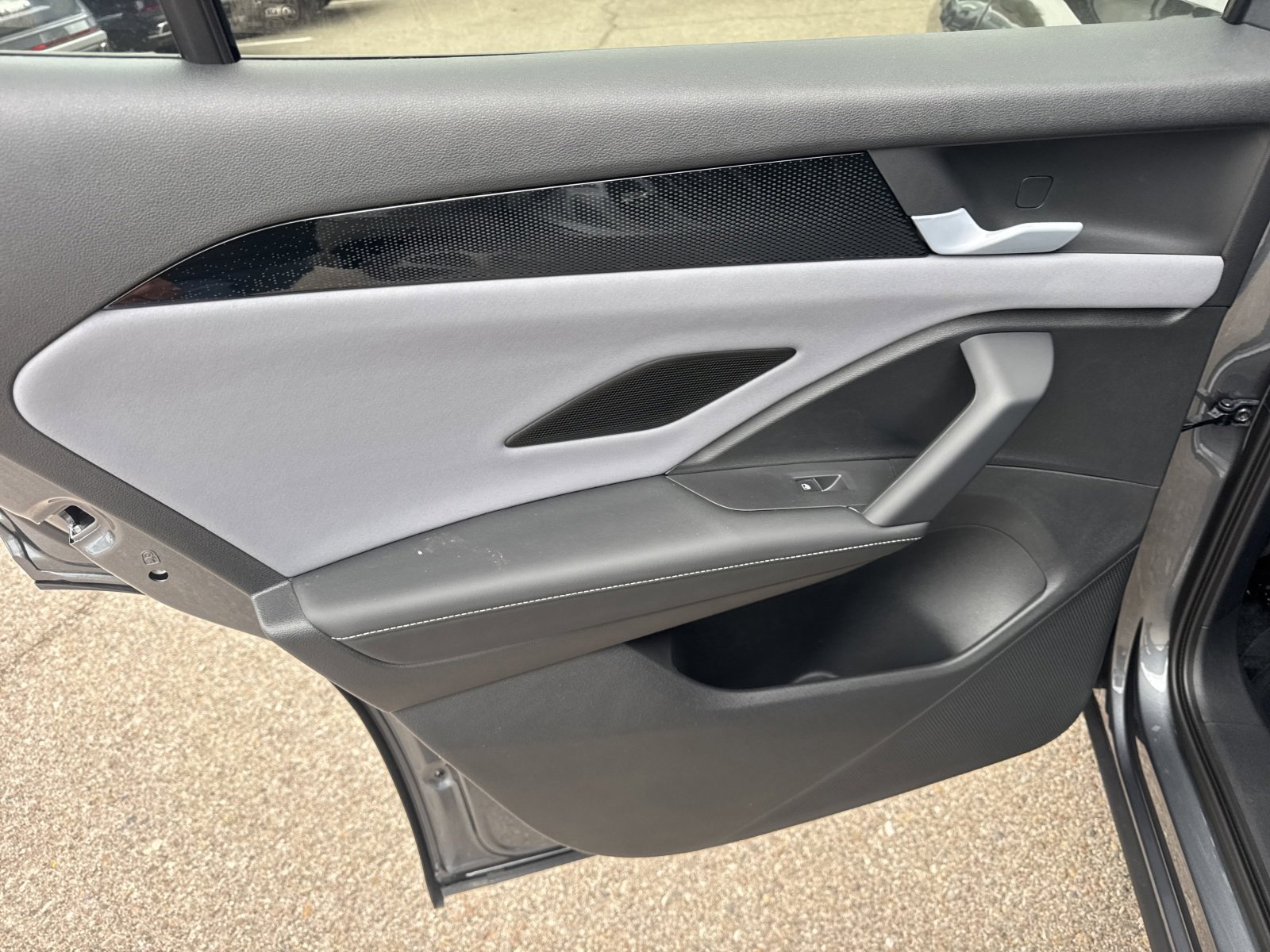 New 2026 Volkswagen Tiguan SE image 18