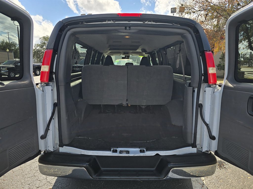 Used 2019 Chevrolet Express 3500 LT w/ LT Preferred Equipment Group image 5