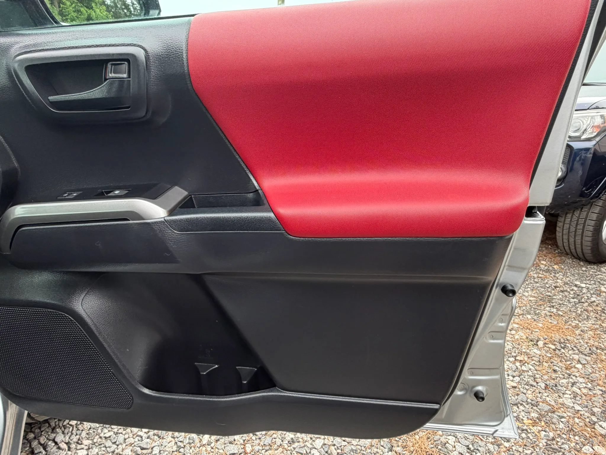 Used 2023 Toyota Tacoma SR5 RWD image 18
