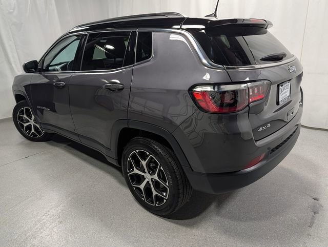 Used 2024 Jeep Compass Limited image 6