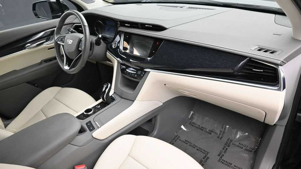 Certified 2023 Cadillac XT6 Premium Luxury FWD image 11